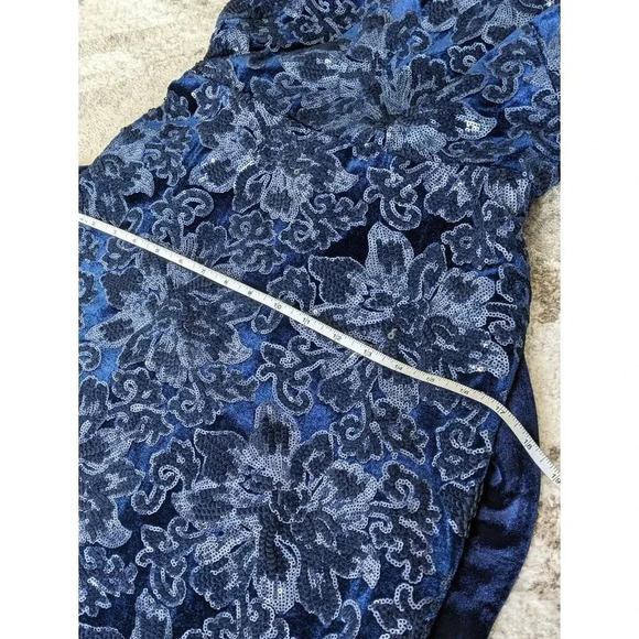 NWT Lauren Ralph Lauren Women's Sequined Velvet Cocktail Dress Size 4 MSRP $265 - Picture 7 of 9